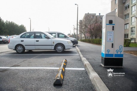 Három parkoló felújítása készült el a Palotavárosban