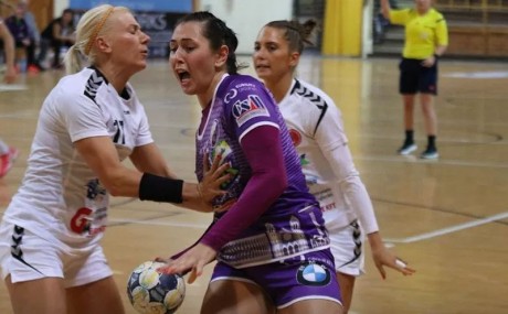 Walfisch Mercédesz az Alba Fehérvár KC-ban folytatja