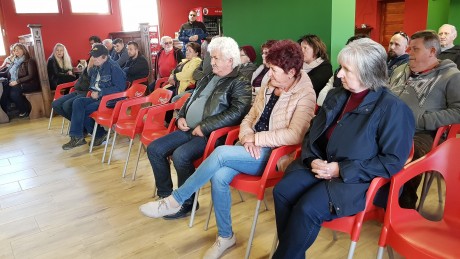 Megújult kápolna és épülő járda Börgöndön - közösségi házat is szeretne a városrész