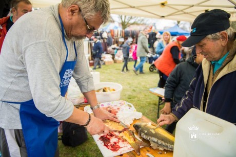 Halünnep a Palotavárosban - hetvennél is több baráti társaság főz a tóparton