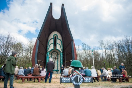 Emléktáblát avattak a Don-kanyar kápolna létrehozóinak tiszteletére