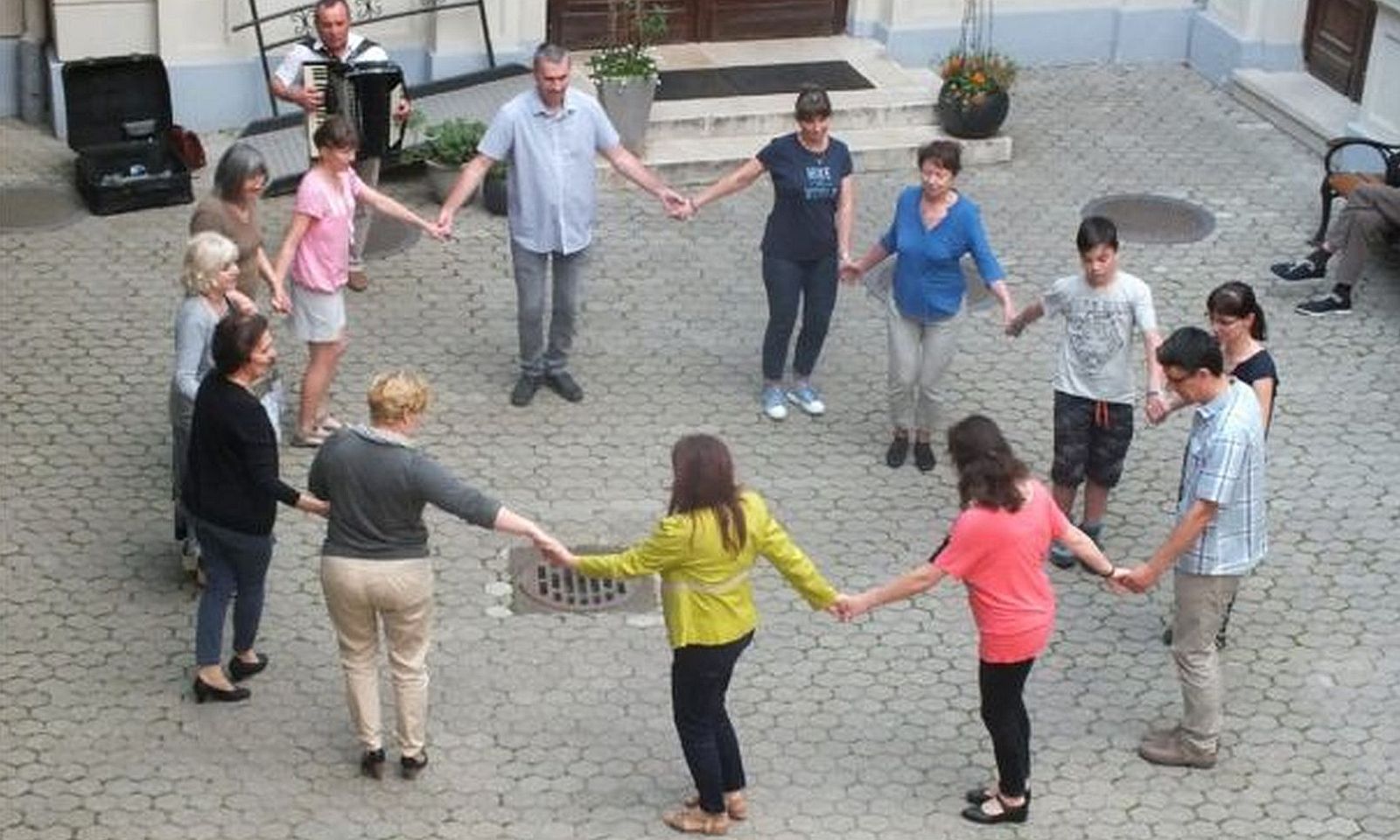 Horvát táncház lesz hétfőn a tököli délszláv táncegyüttes és a Kolo együttes tagjaival