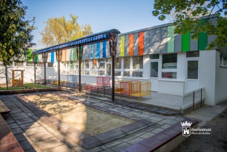 Elkészült a Százszorszép Bölcsőde és az Ybl lakótelepi rendelő felújítása