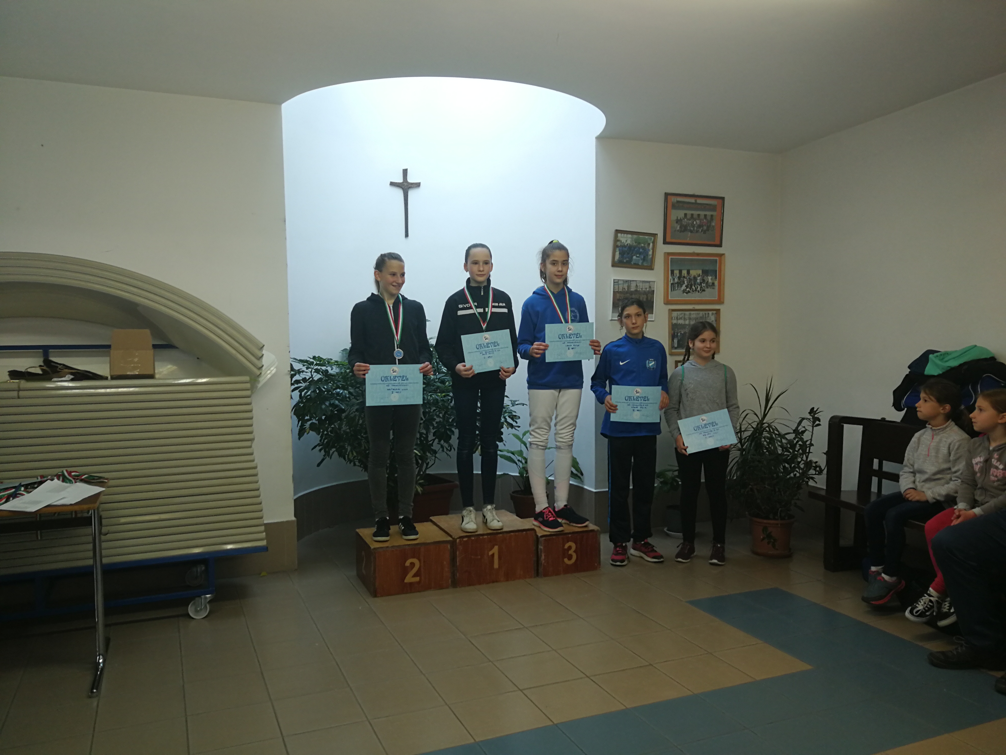 Bronzérem és szép helyezések - jól szerepeltek a Székesfehérvári Vívó és Szabadidő SE vívói a Katolikus iskolák versenyén