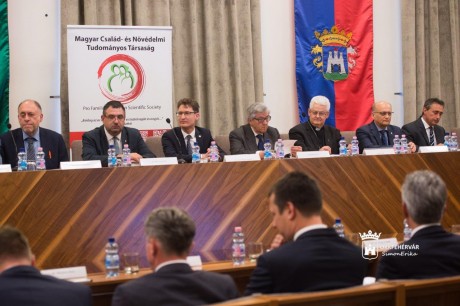 Fehérvár adott otthont a VII. Demográfia, egészség- és szociálpolitika tudományos fórumnak