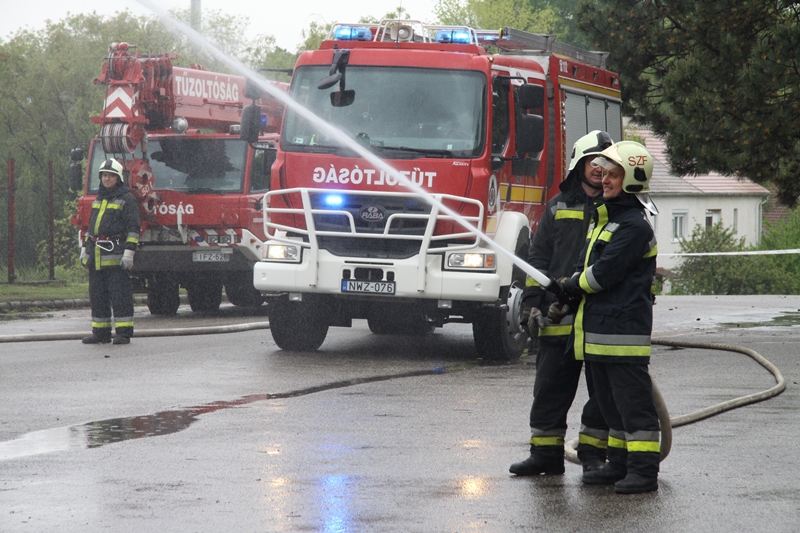 Tűzoltónap Székesfehérváron megemlékezéssel, felvonulással