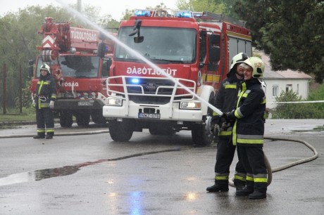 Tűzoltónap Székesfehérváron megemlékezéssel, felvonulással