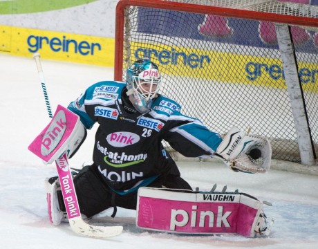 Jégkorong - Michael Ouzas a Fehérvár AV19 kapujában