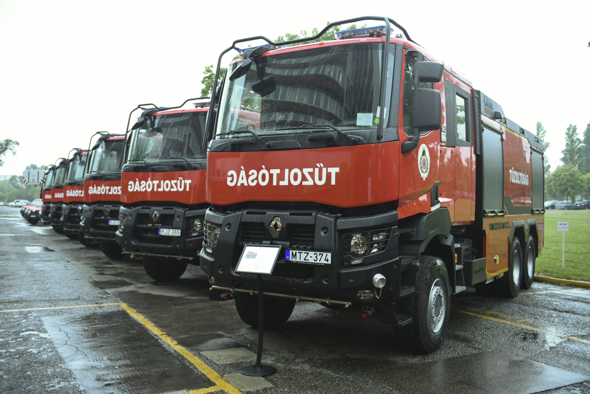 Újabb tűzoltójárművek - Fehérvárra egy új vízszállító érkezik