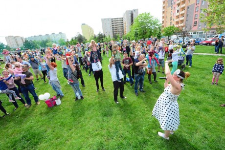 Családnap játszópark-avatással és gyerekemeléssel a Palotavárosban