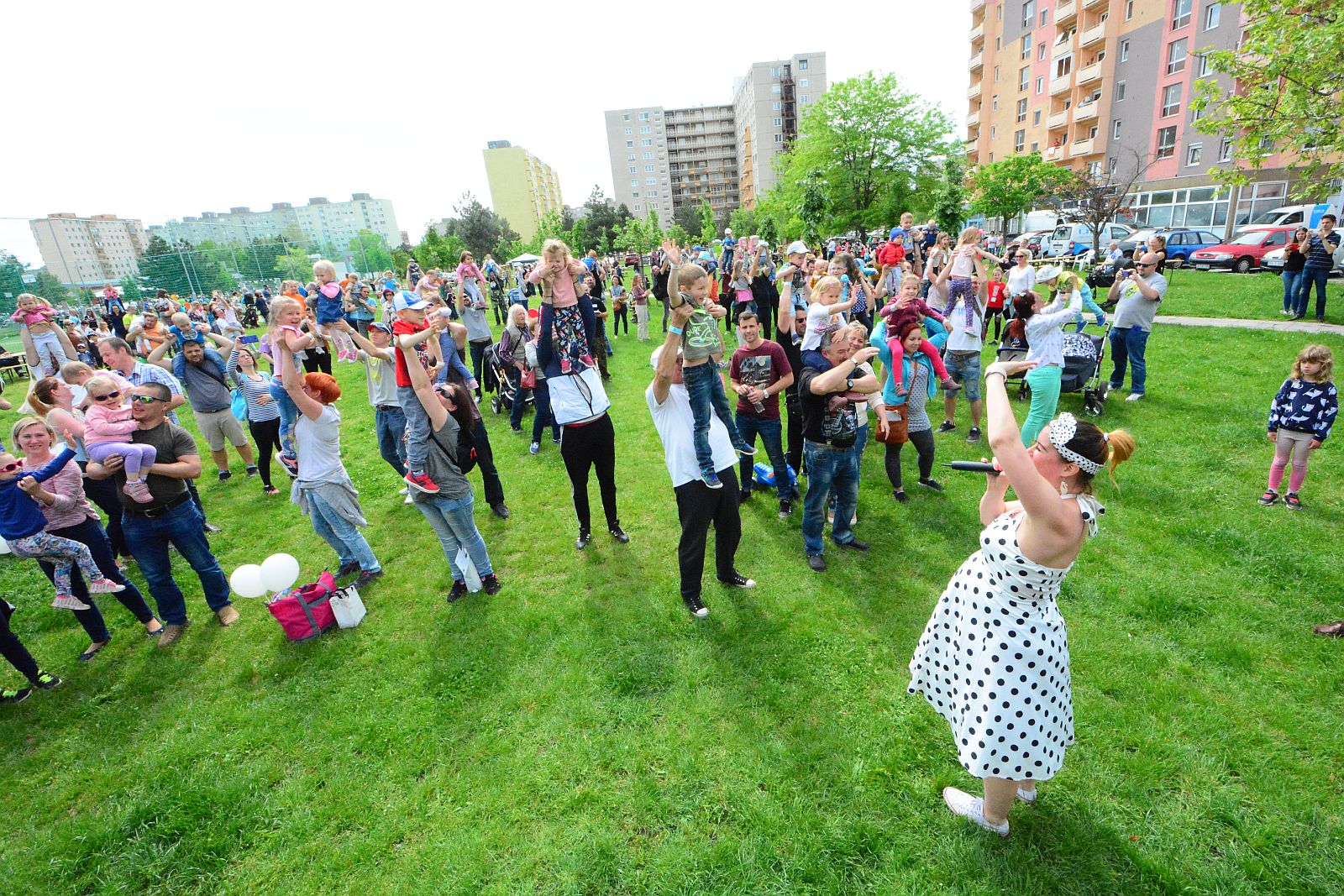 Családnap játszópark-avatással és gyerekemeléssel a Palotavárosban
