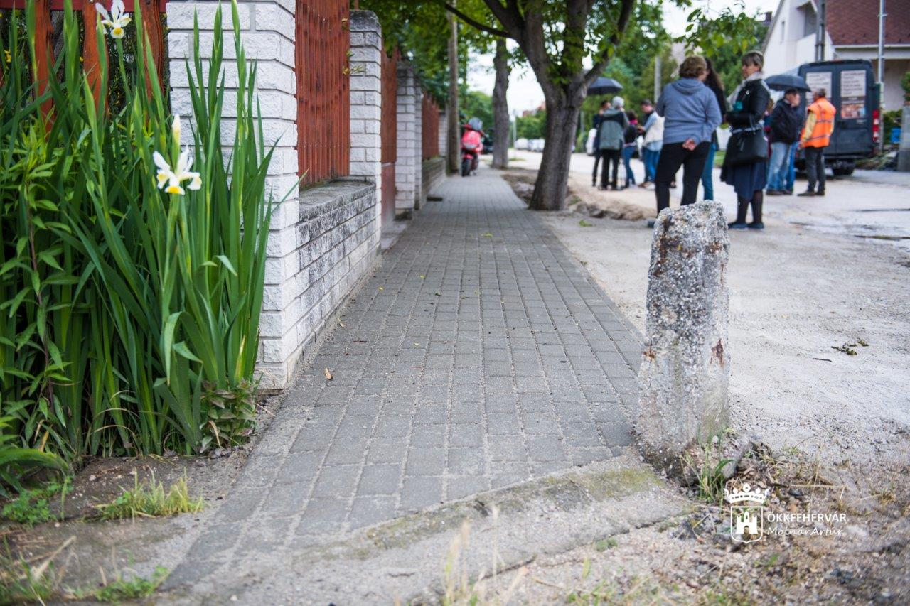 Járdafelújítások Felsővárosban - az Agyag utca után a Kertalja és a Havranek jön