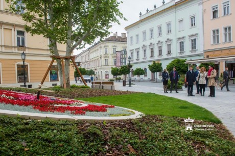 Meghívást kapott Székesfehérvár a Communities in Bloom virágosítási világversenyre
