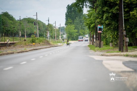 Augusztus végéig tart a Vásárhelyi út legrosszabb szakaszának teljes felújítása