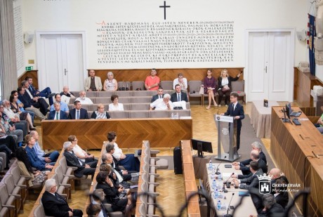 Emléküléssel tisztelegtek a Városházán a Nemzeti Összetartozás Napja alkalmából