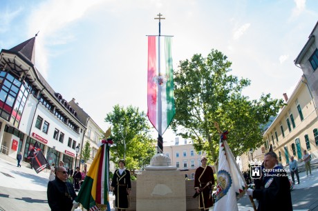 Az elszakított nemzetrészek képviselőivel közösen emlékeztek Trianonra Fehérváron