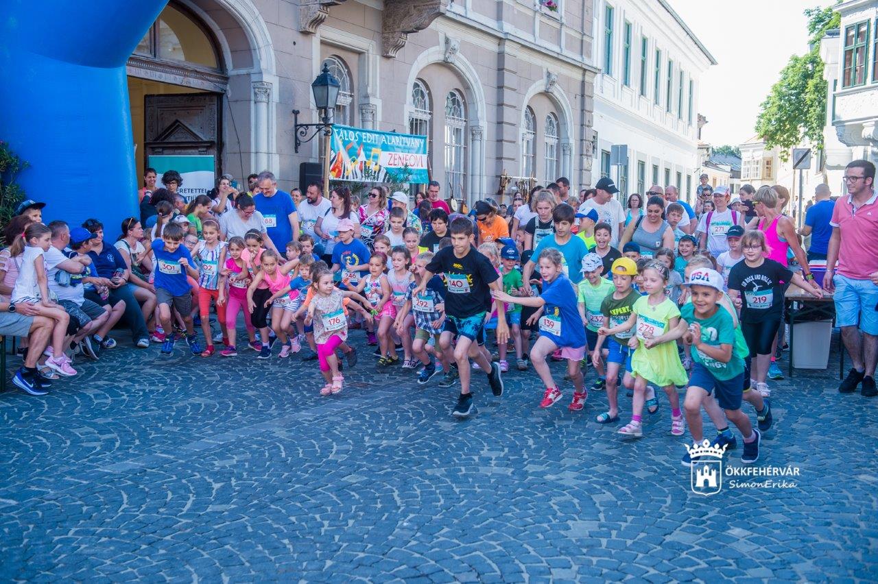 Zenemanók a Belvárosban - közösségi futással ünnepeltek