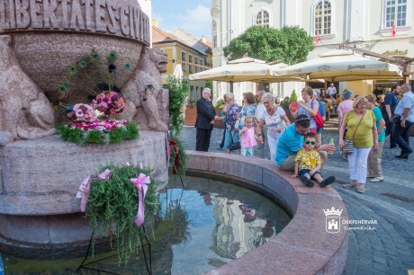 Az Országalma díszítése nyerte a Pünkösdi Virágálom közönségszavazását