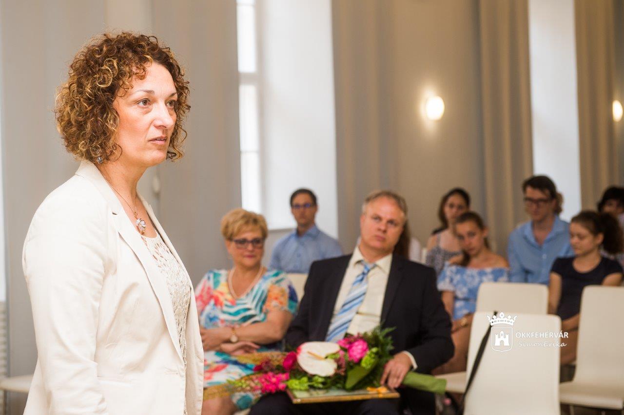 Fridel Marianna vehette át idén a Székesfehérvár Ifjúságáért díjat