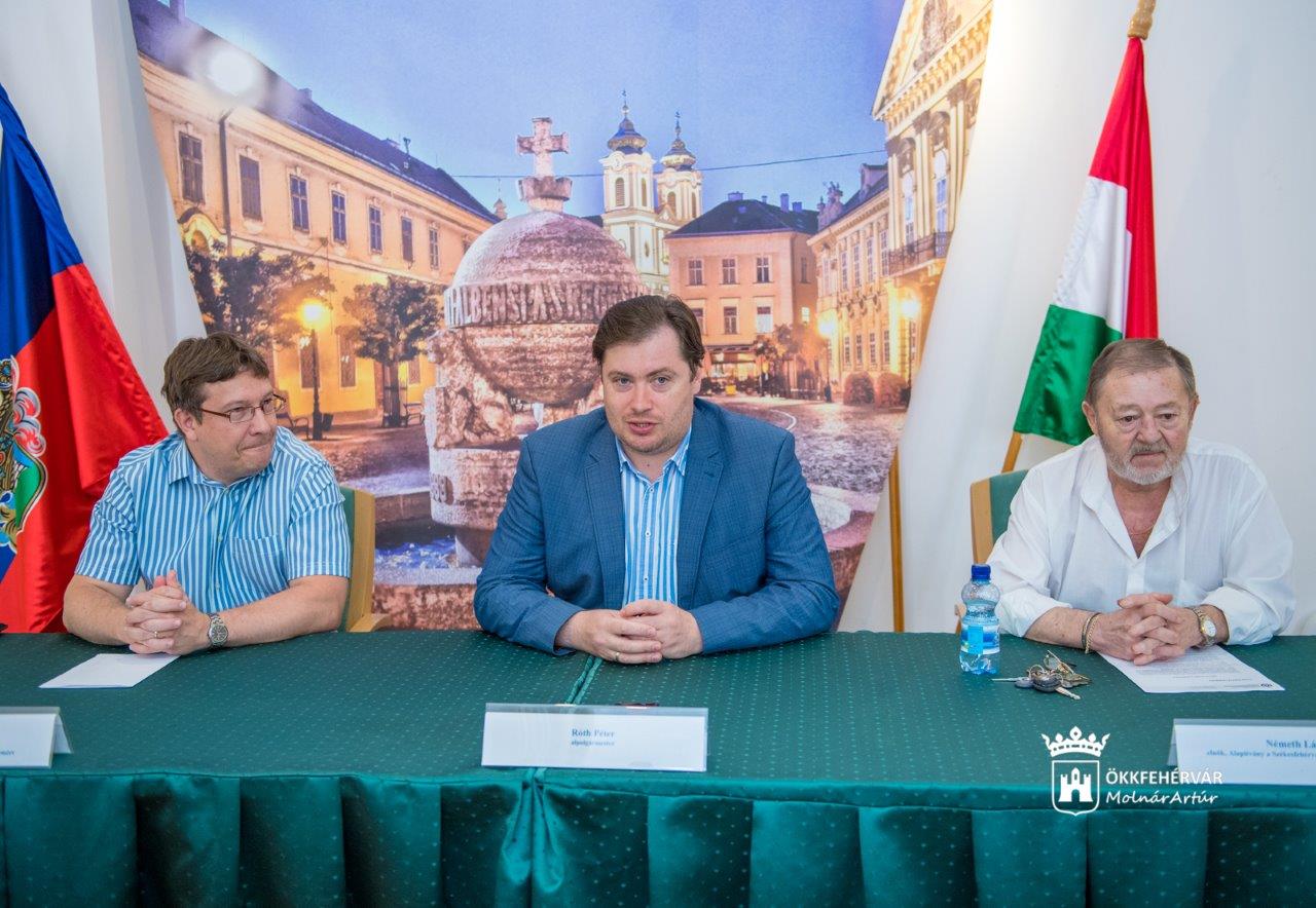 A közszolgáltatásban dolgozók elismerésére várják a javaslatokat