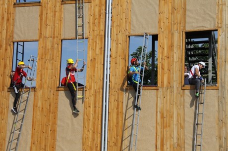 Gyerünk, gyerünk, még egy kicsi a célig - tűzoltóverseny a Bregyóban