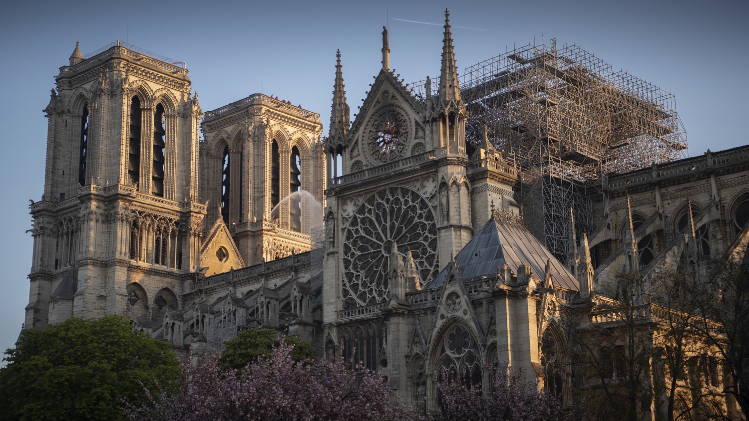 A Notre Dame felújításához nyújtott támogatás átutalásáról is döntött a közgyűlés