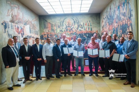 Sikeres felnőttképzés az Alba Innovár és az Arconic együttműködésével