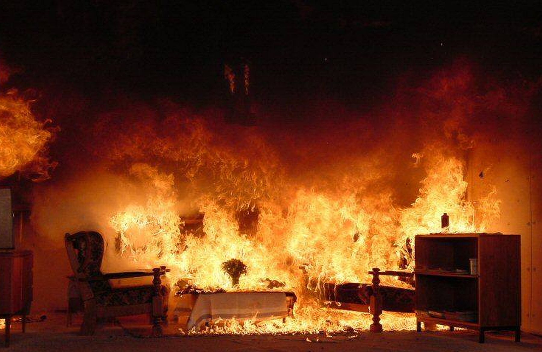 Új lakossági programot mutattak be Fehérváron a lakástüzek megelőzésére