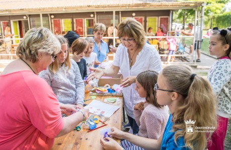 Bürökduda és levendulás illatpárna is készült a Napraforgó Táborban