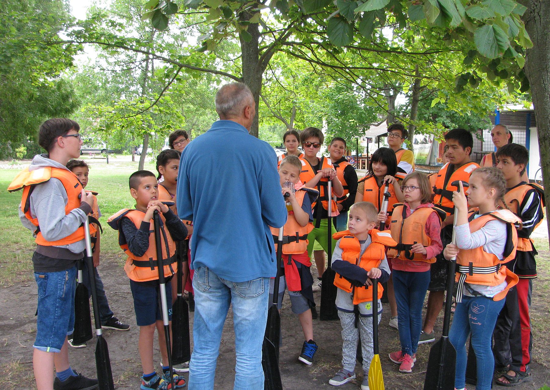 Ezúttal a Velencei-tó partján táboroztak az állami gondozott testvérek
