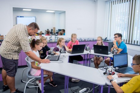 A Titkok Házában ismerkednek a természettudományokkal a táborozók