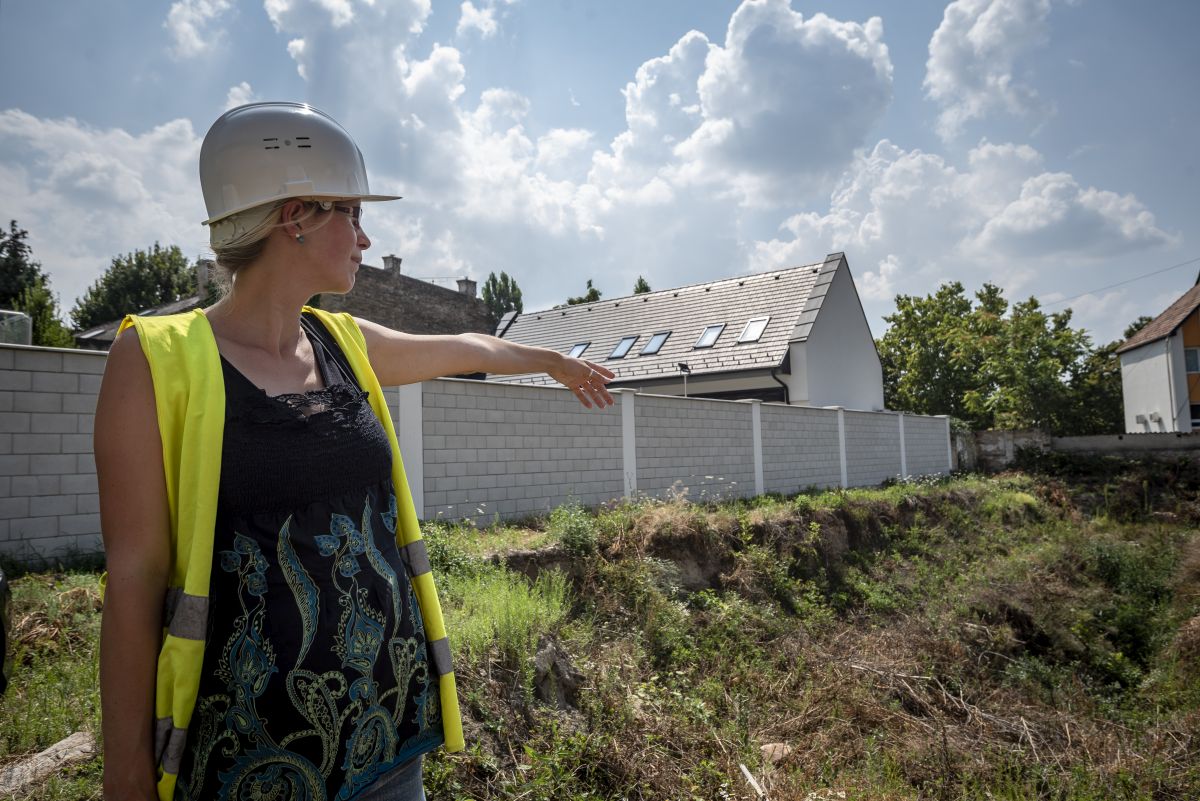A 11. században kezdődhetett a fehérvári városfal építése
