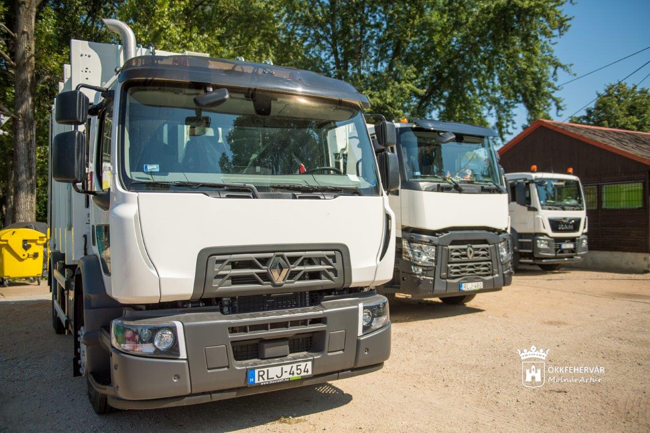 Összesen 36 új jármű, közte 26 új kukásautó a Depóniánál