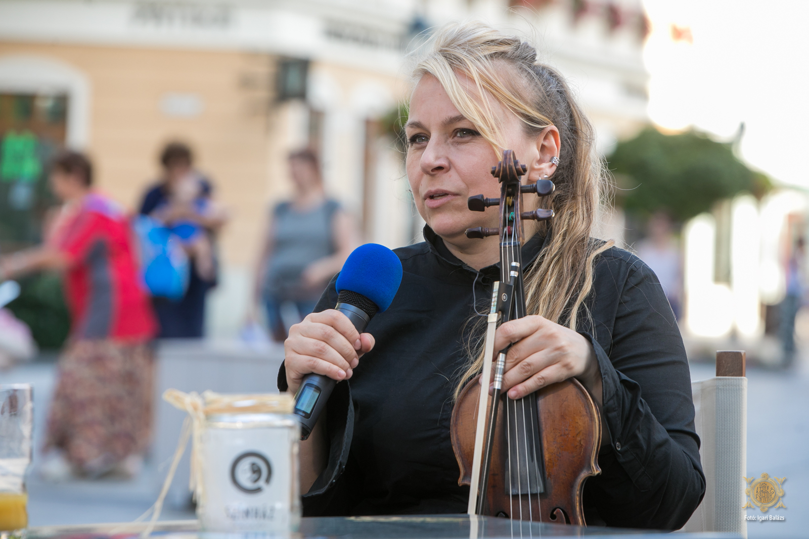 A Királyi Napok programjairól volt szó az Art Caféban