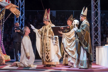 „A narrátor kapocs a múlt és a jelen között” - interjú Mihályi Győzővel