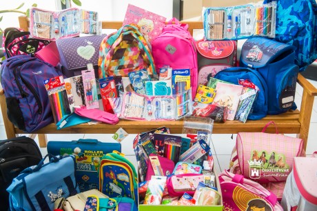 Jótékonysági akció a gondtalan iskolakezdésért a Next Stopban