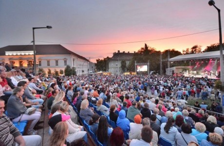 Augusztus 20-i forgalomkorlátozások - szakaszos útlezárás lesz