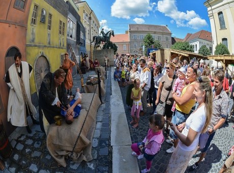Koronázási Ünnepi Játékok és Rúzsa Magdi Székesfehérvár belvárosában