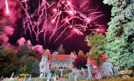 Öreghegyi Mulatság kenyérszenteléssel, utcabállal és tűzijátékkal