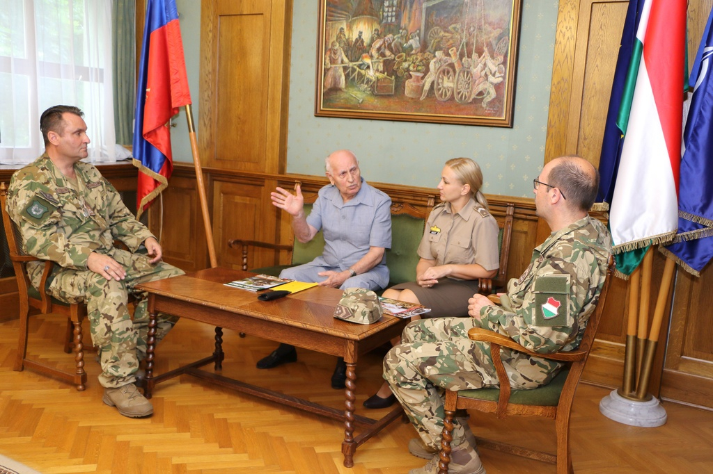 Egykori vezérkari főnök járt Székesfehérváron a Magyar Honvédség Parancsnokságán