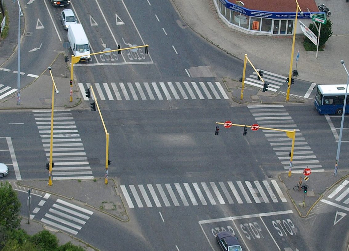 Több helyen zajlanak útfelújítások Székesfehérváron