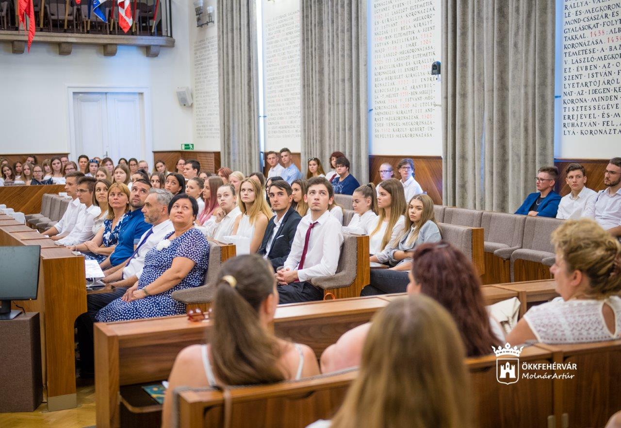 Irány Anglia! – újabb Erasmusos diákokat köszöntöttek a Városházán