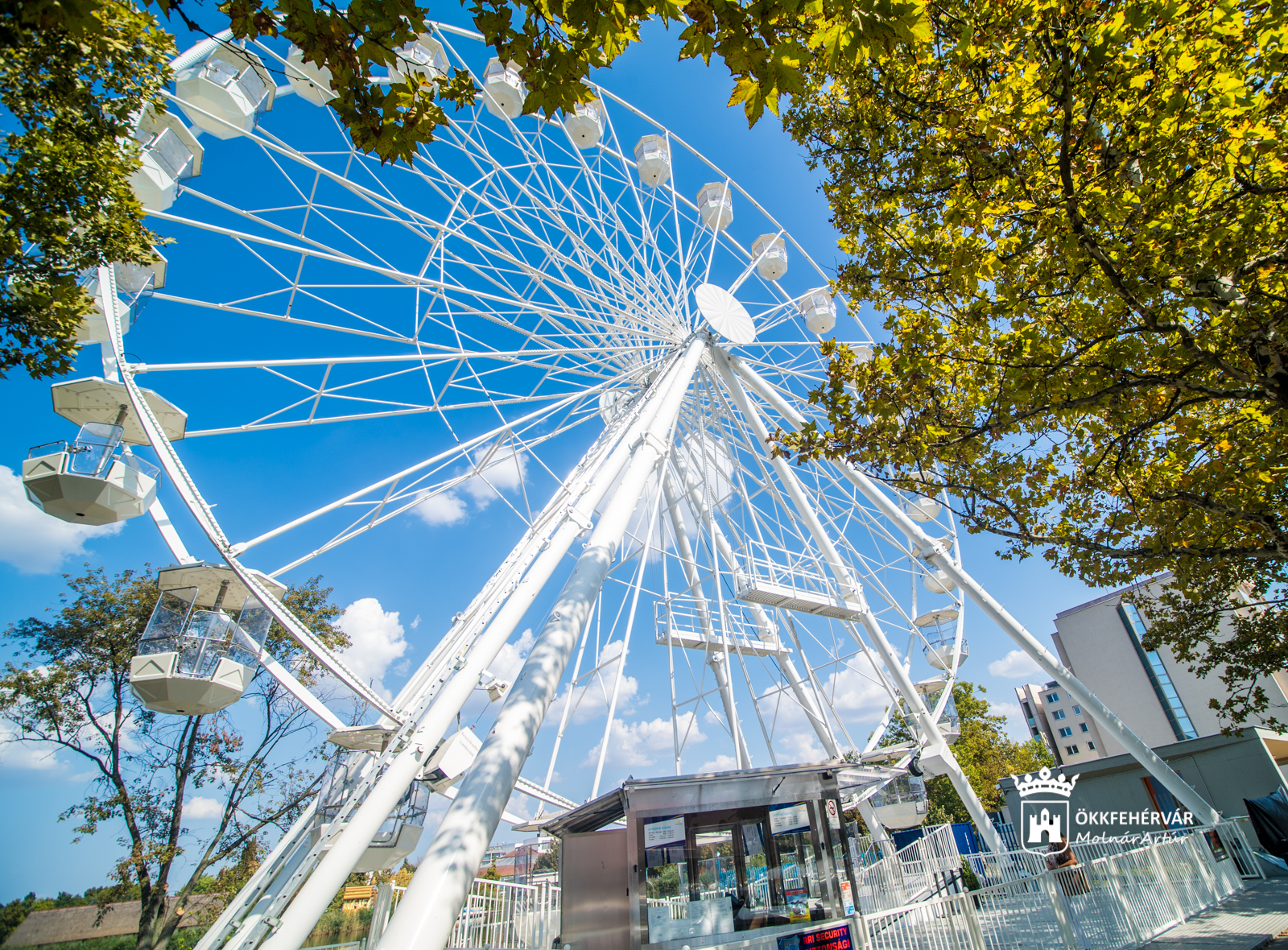Székesfehérvár felülnézetből - óriáskereket telepítenek a Zichy ligetbe