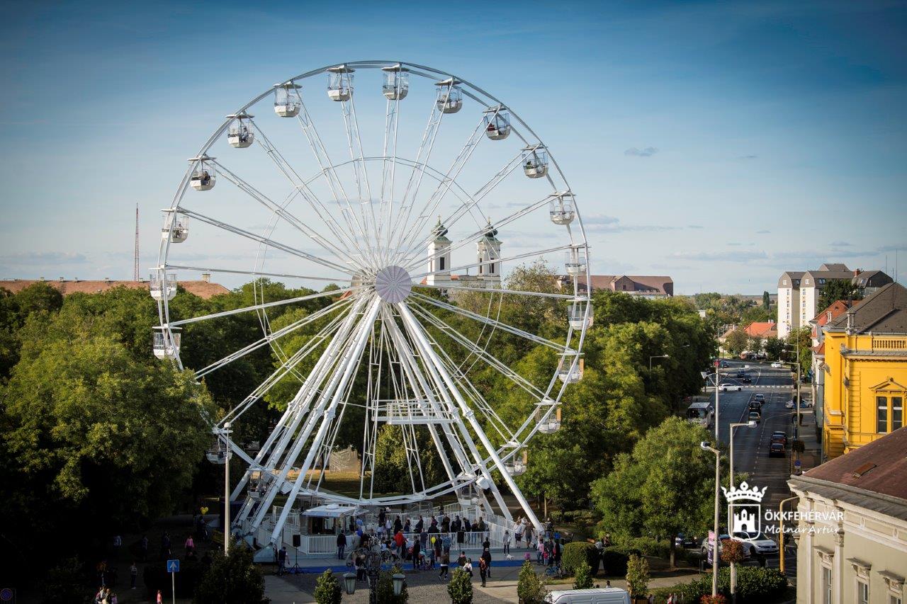 Fentről Fehérvár - megnyitott az óriáskerék a Zichy ligetben