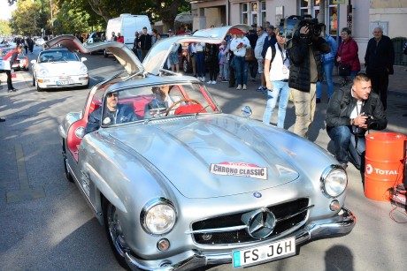 Székesfehérvárról rajtoltak a gördülő történelem fényes csodái