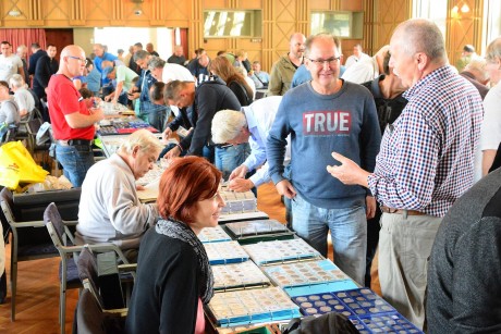 Több százan voltak az őszi érembörzén a Művészetek Házában