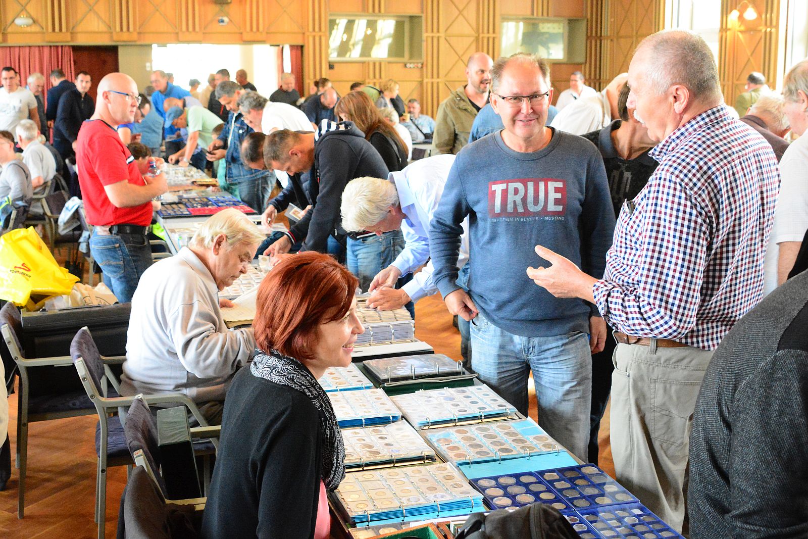 Több százan voltak az őszi érembörzén a Művészetek Házában