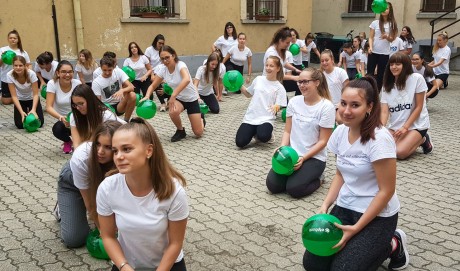 „Mindenkinek alapvető ösztöne a segítségnyújtás!” - kilencedikesek gyakorolták az újraélesztést