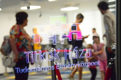 A tudomány élmény - izgalmas családi nap lesz a Titkok Házában szombaton