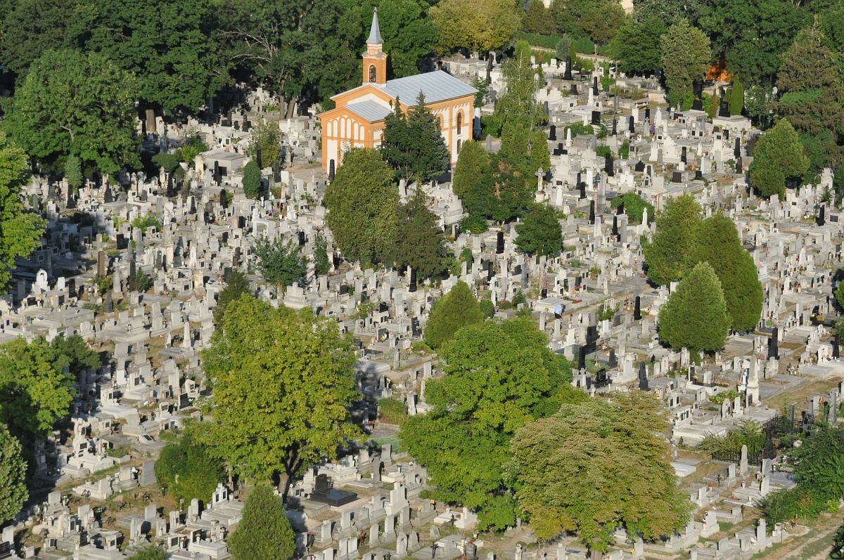 Kegyeleti napok - temetői szolgáltatások Székesfehérváron